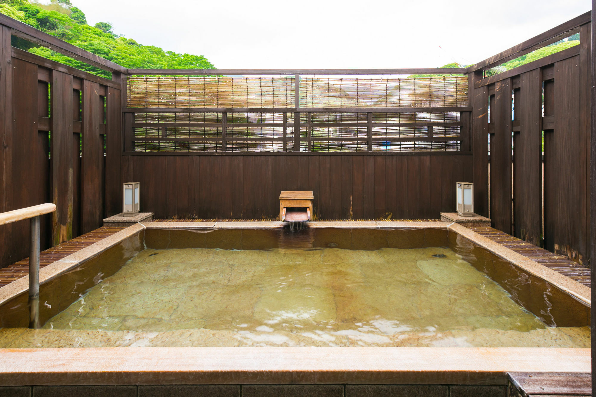 ゆがわら水の香里ホテル 湯河原町 エクステリア 写真