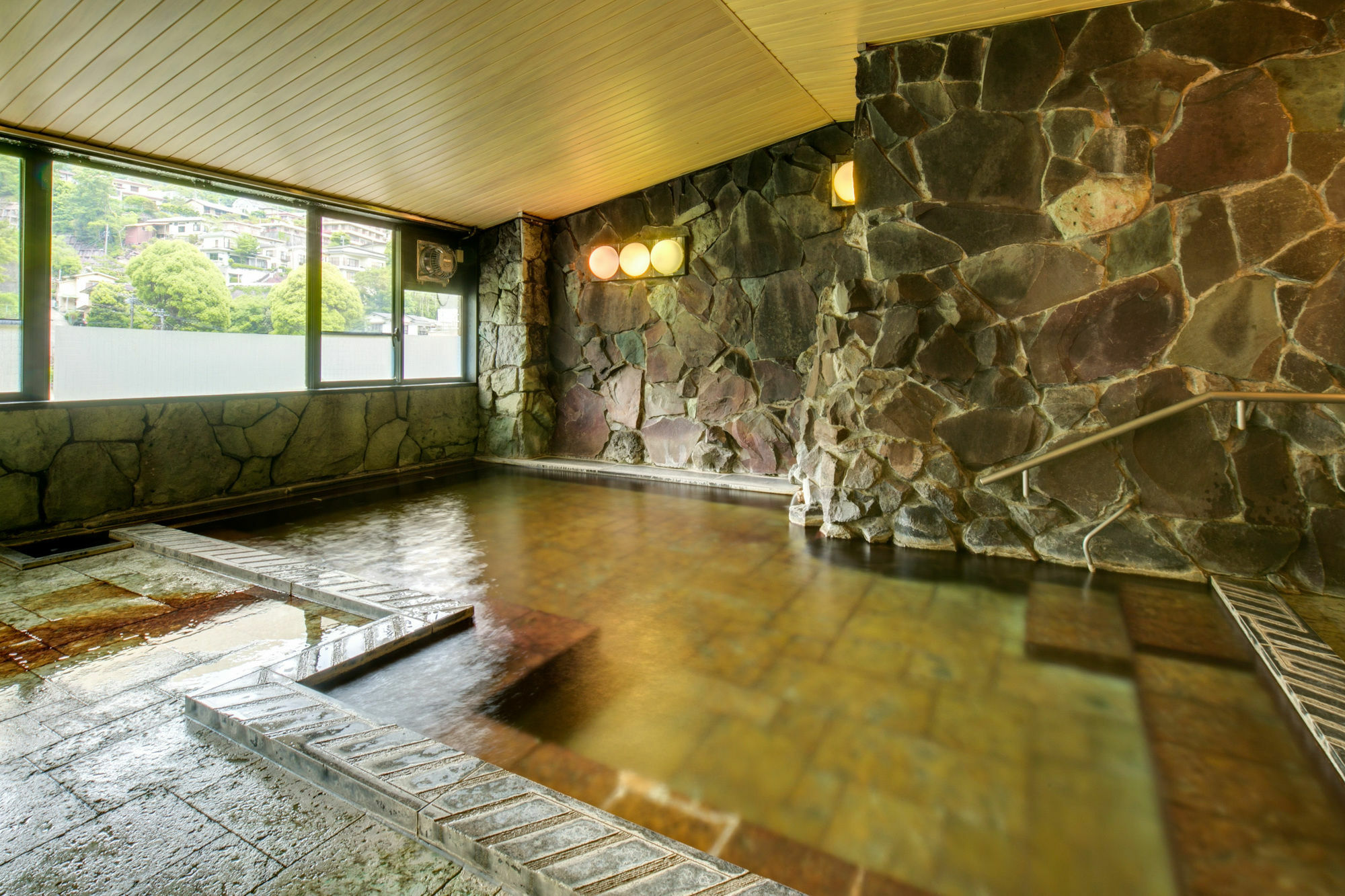 ゆがわら水の香里ホテル 湯河原町 エクステリア 写真